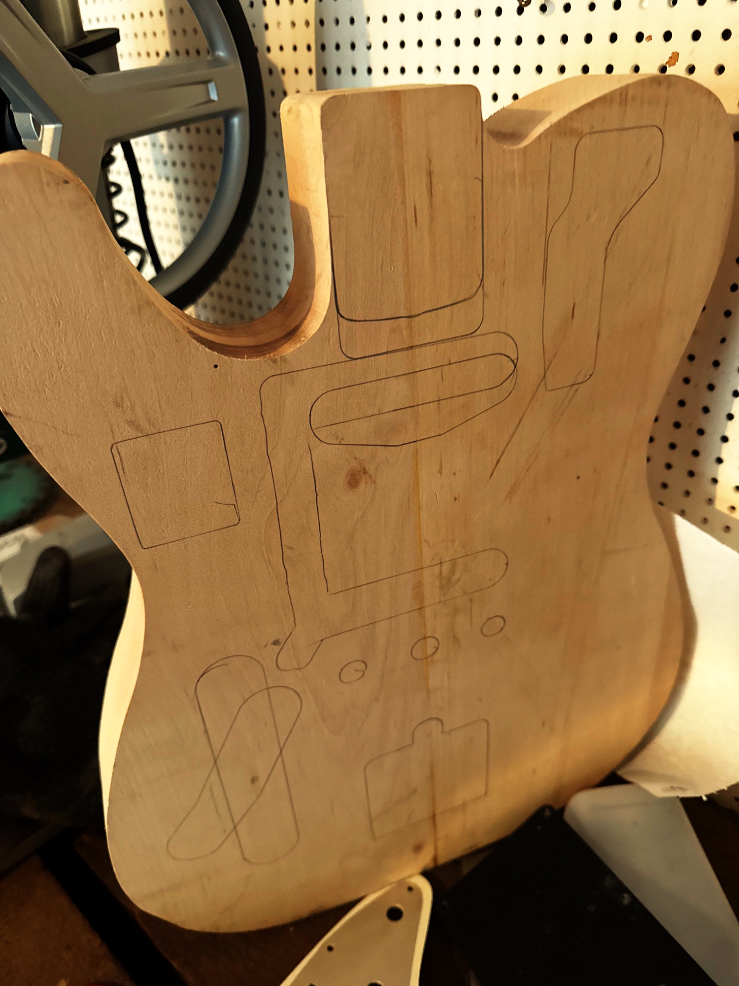 Atelier luthier guitare gaucher — photo 43