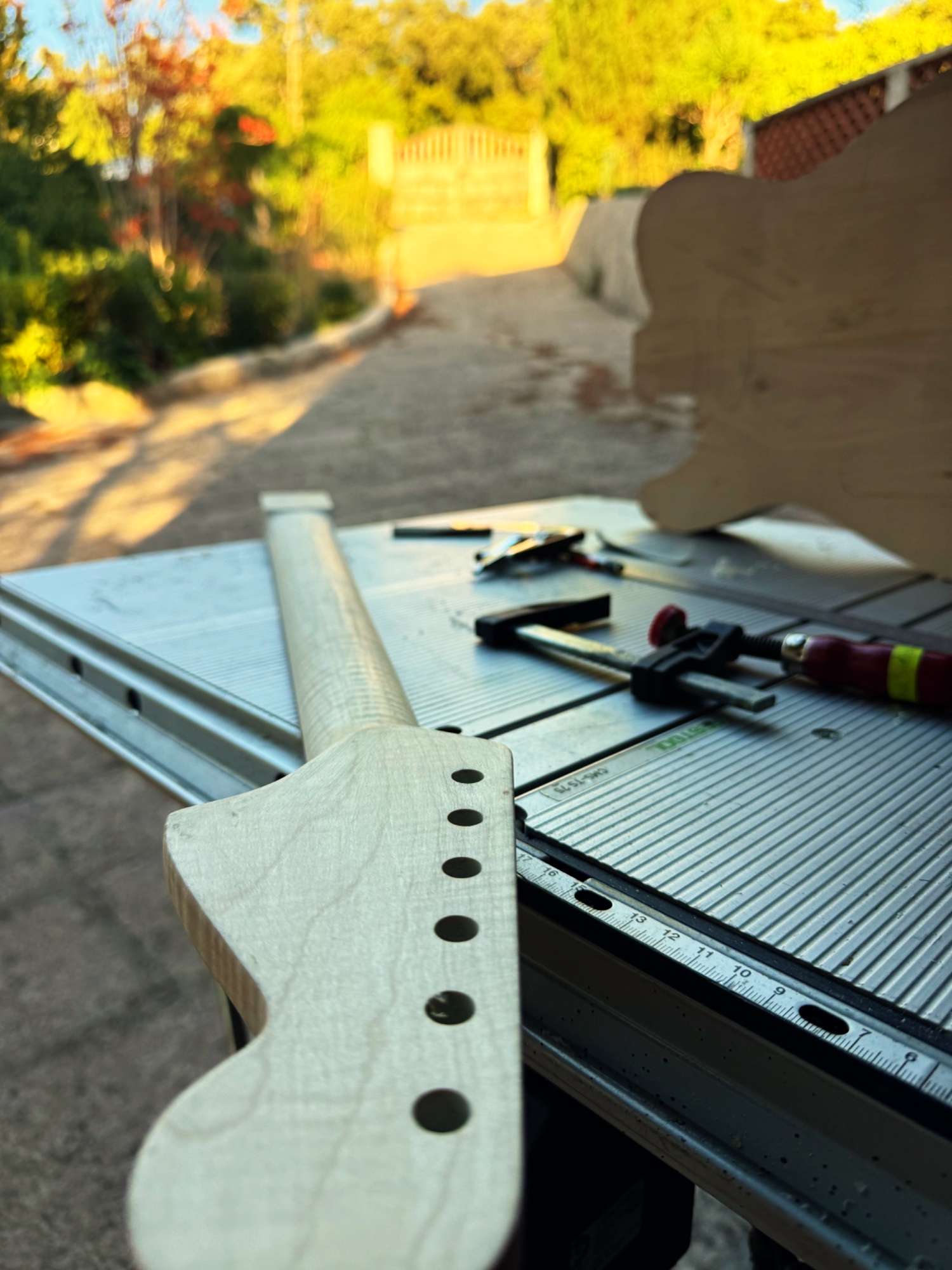 Atelier luthier guitare gaucher — photo 42