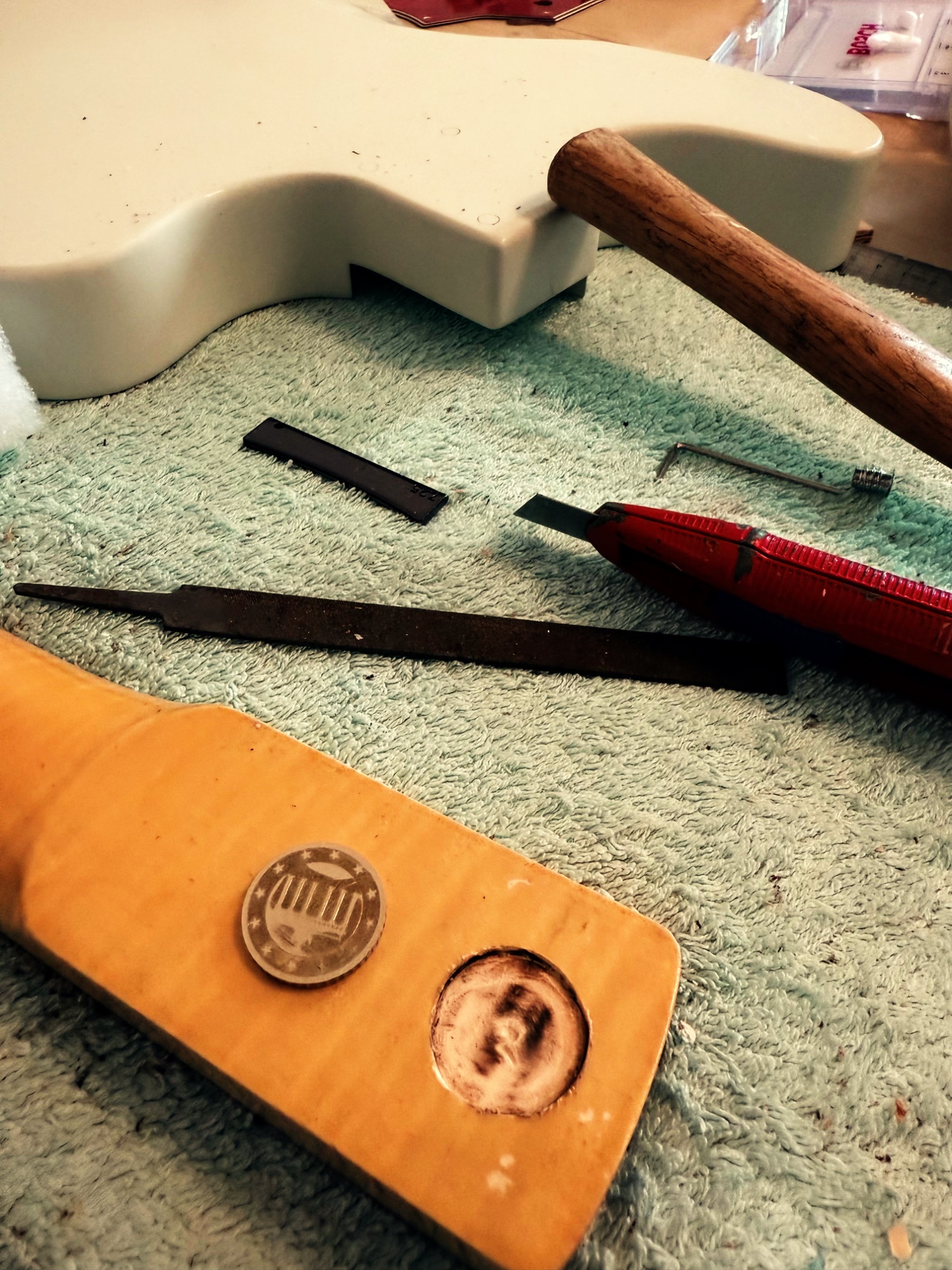 Atelier luthier guitare gaucher — photo 41