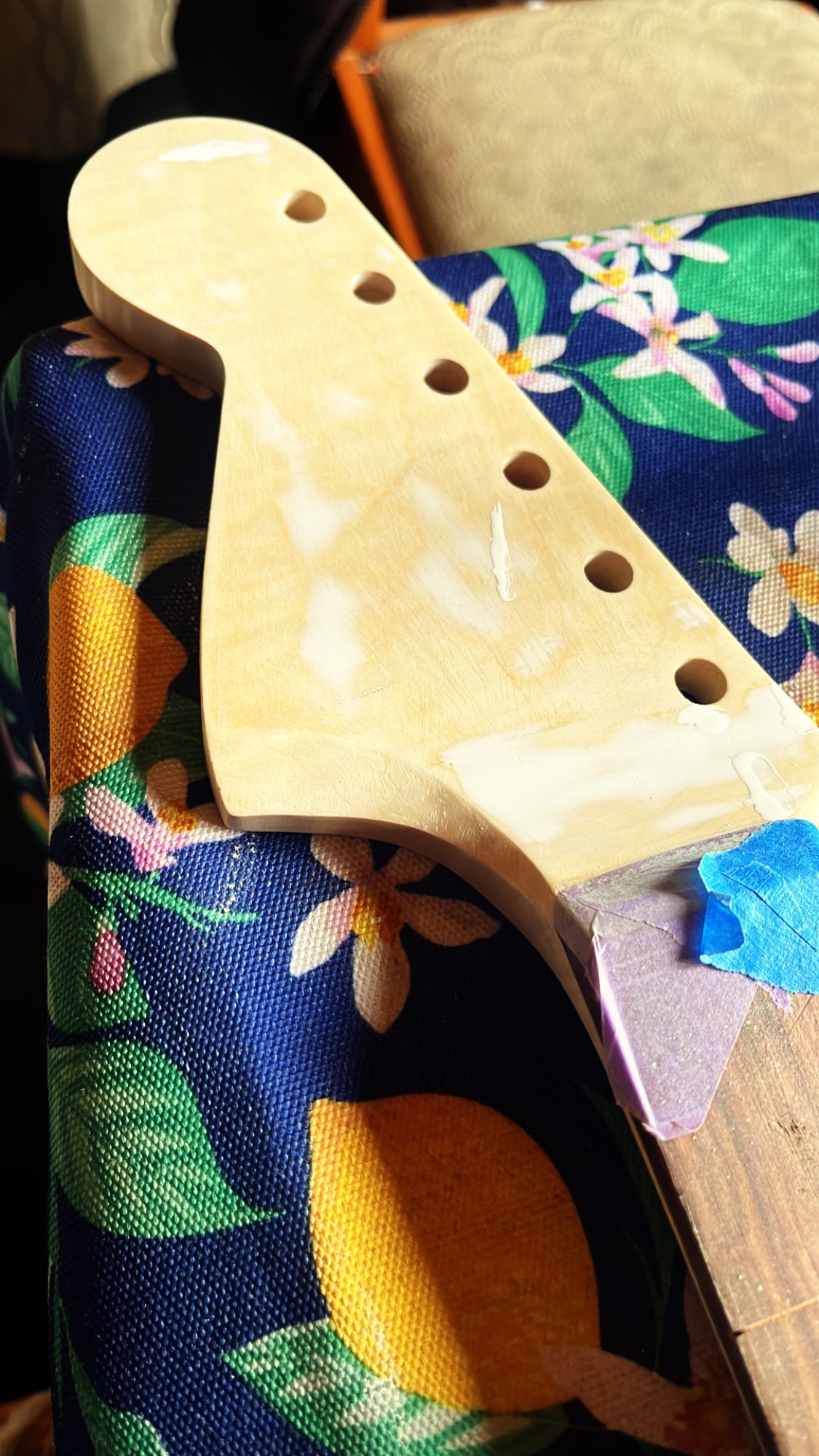 Atelier luthier guitare gaucher — photo 30