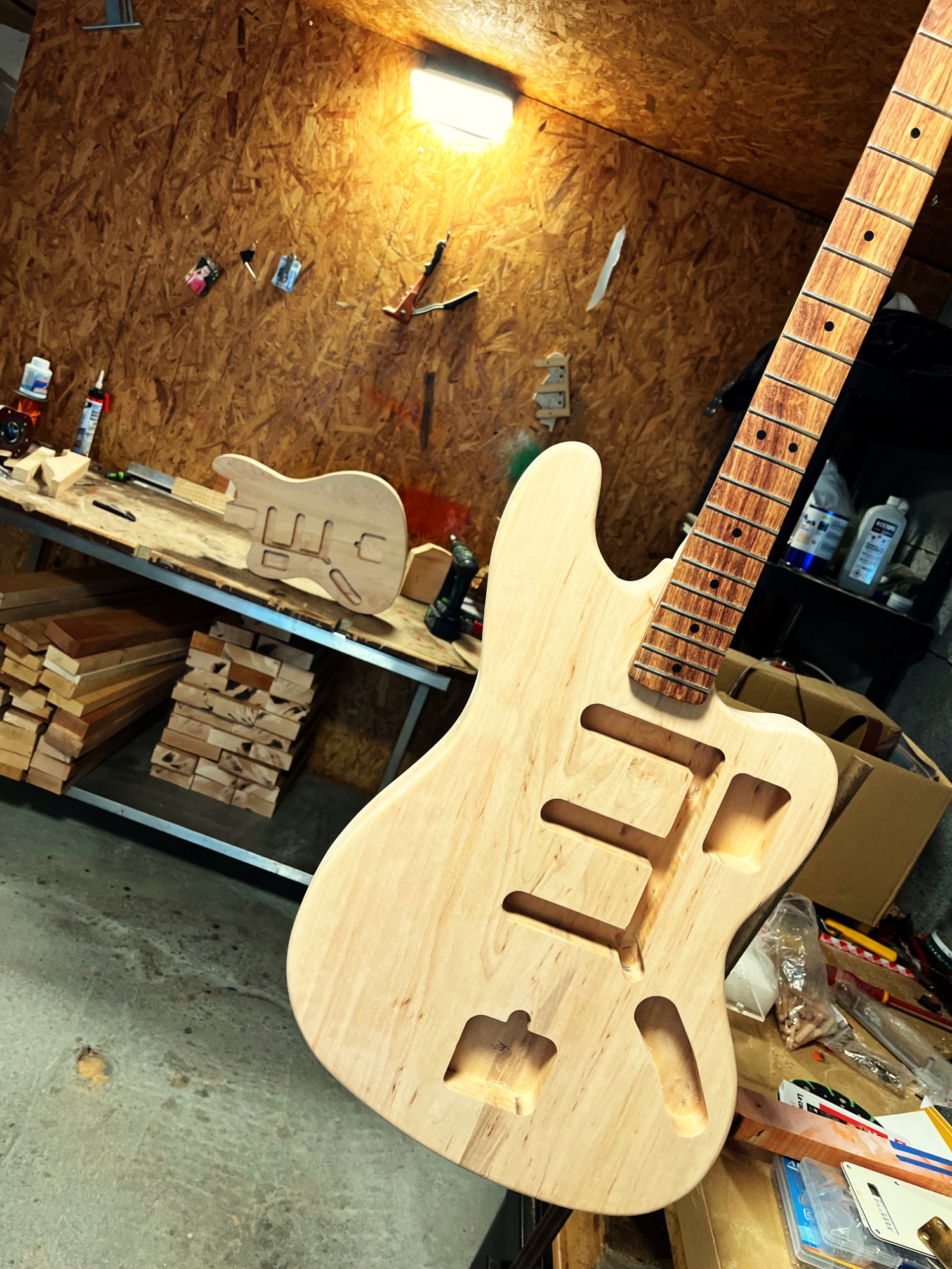 Atelier luthier guitare gaucher — photo 22