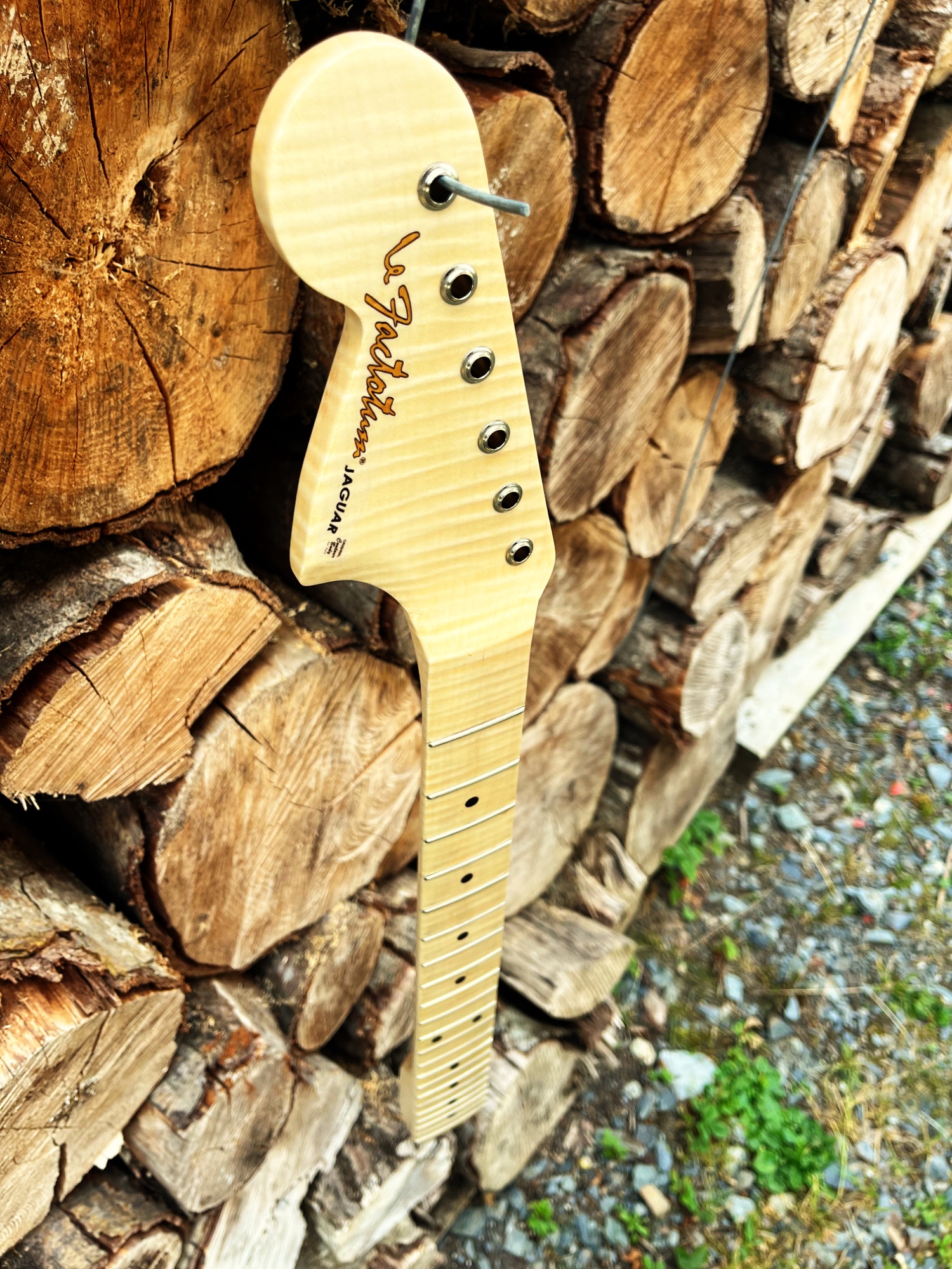 Atelier luthier guitare gaucher — photo 18