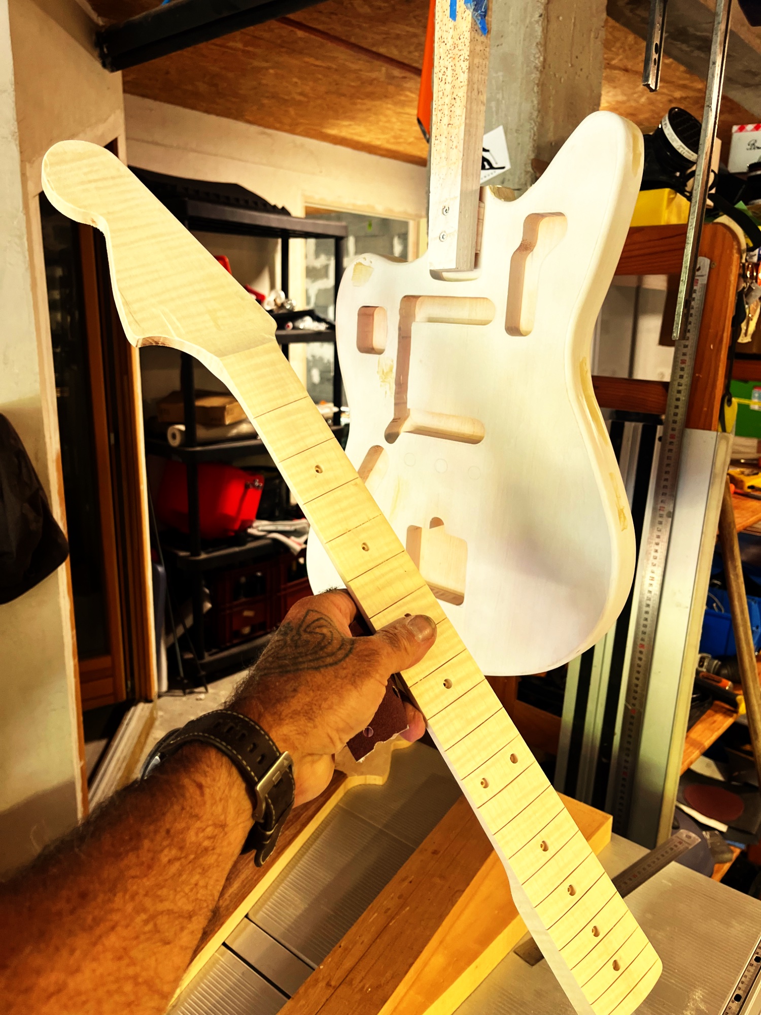 Atelier luthier guitare gaucher — photo 16