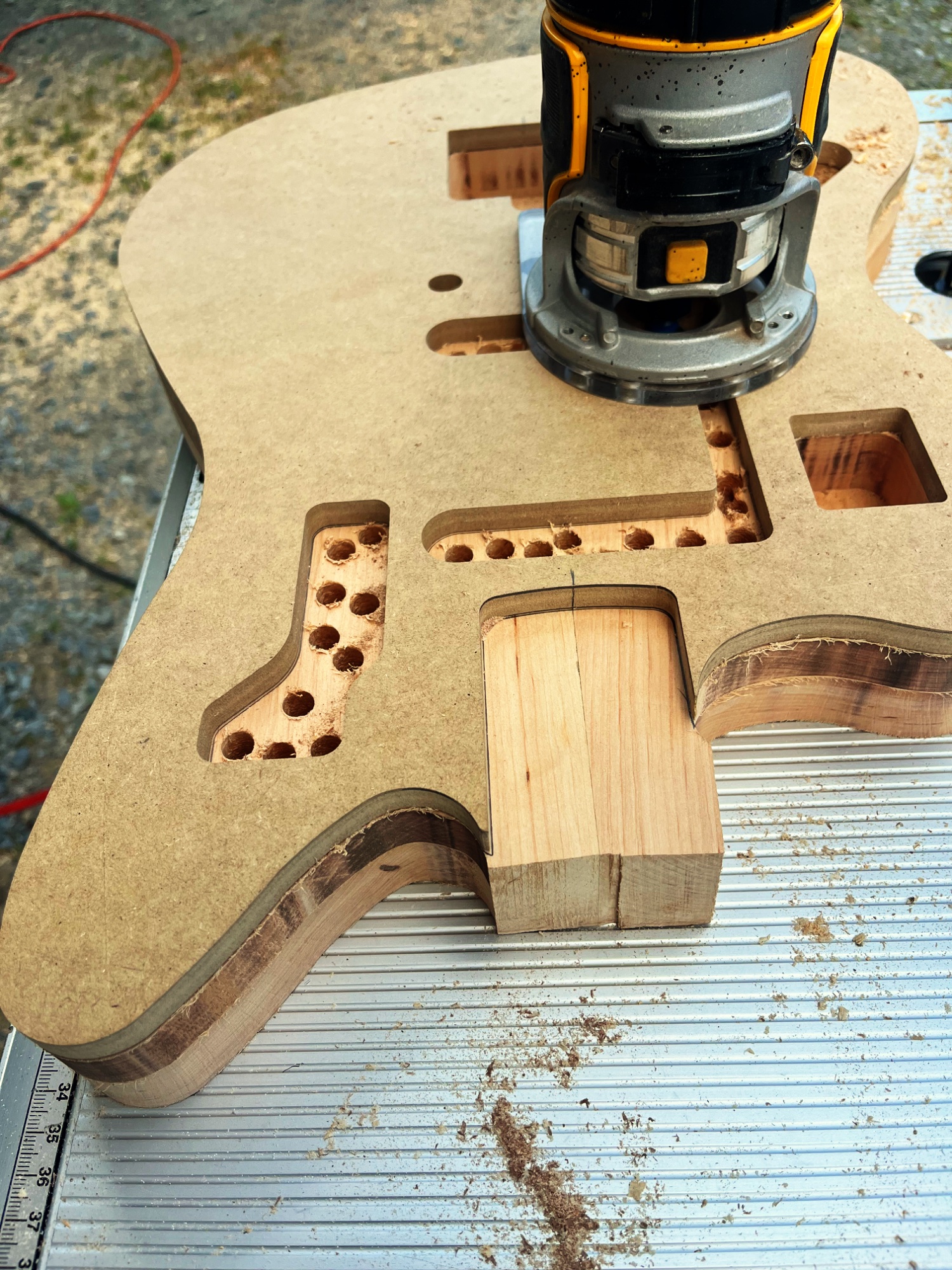 Atelier luthier guitare gaucher — photo 11