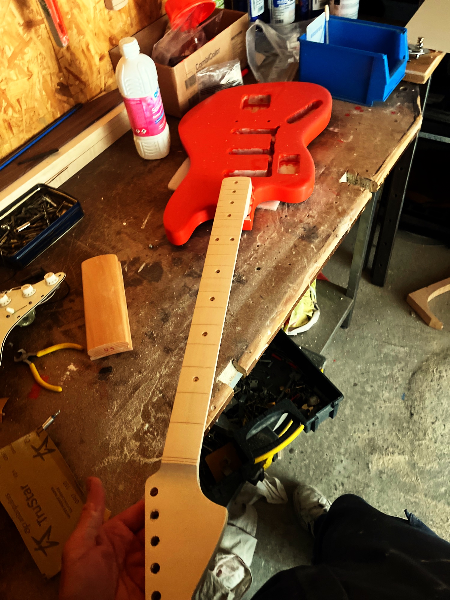 Atelier luthier guitare gaucher — photo 6