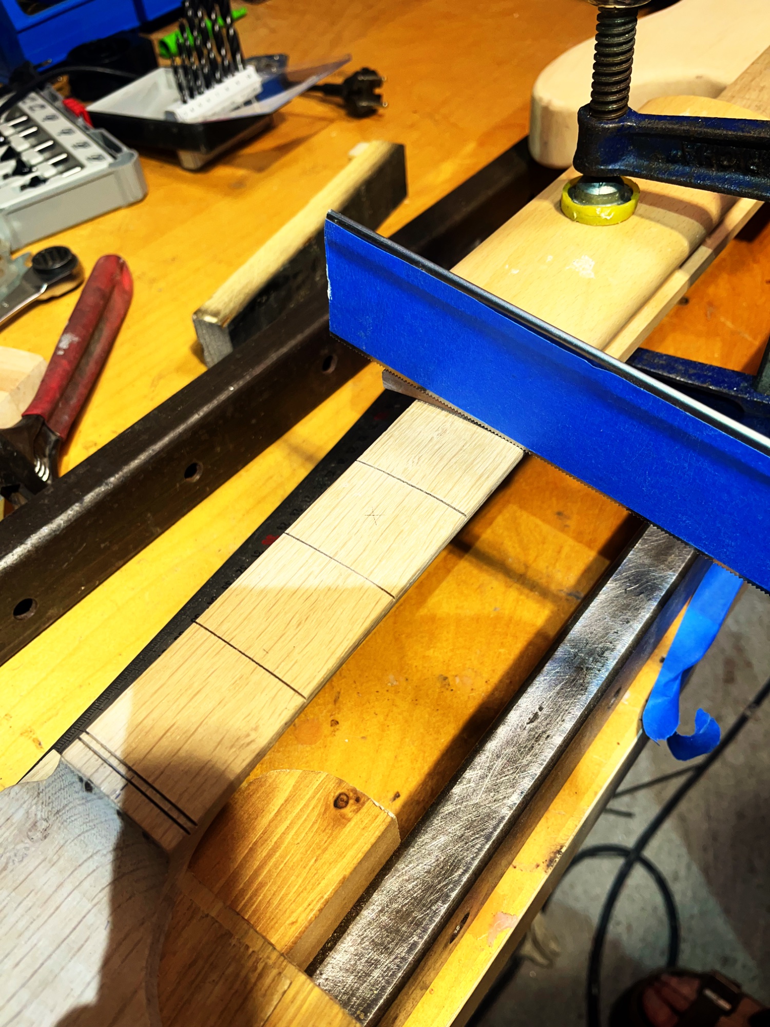 Atelier luthier guitare gaucher — photo 2