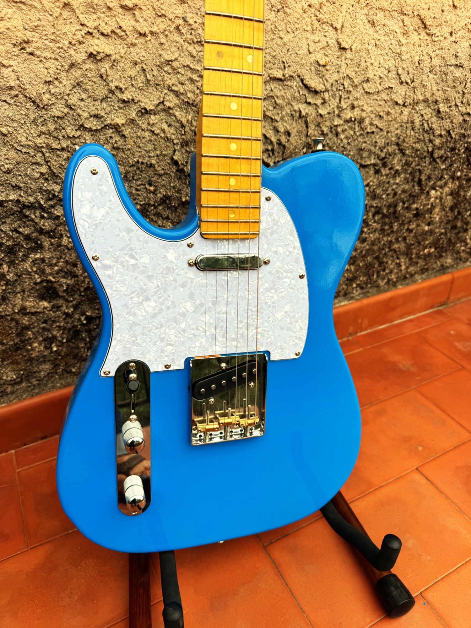 La Leftycaster — guitare électrique pour gaucher